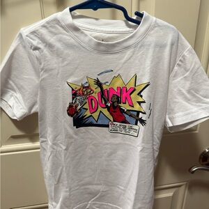 JORDAN Little BOYS size 7
Air Comics Dunk Short Sleeve T-Shirt white